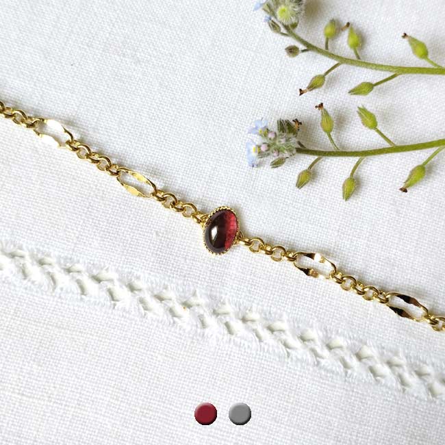 Bijoux-bracelet-chaine-réglable-de-créateur-fantaisie-artisanal-or-pour-femme-avec-pierre-semi-precieuse-grenat-prune-fait-main-en-Gironde-France-vente-en-ligne