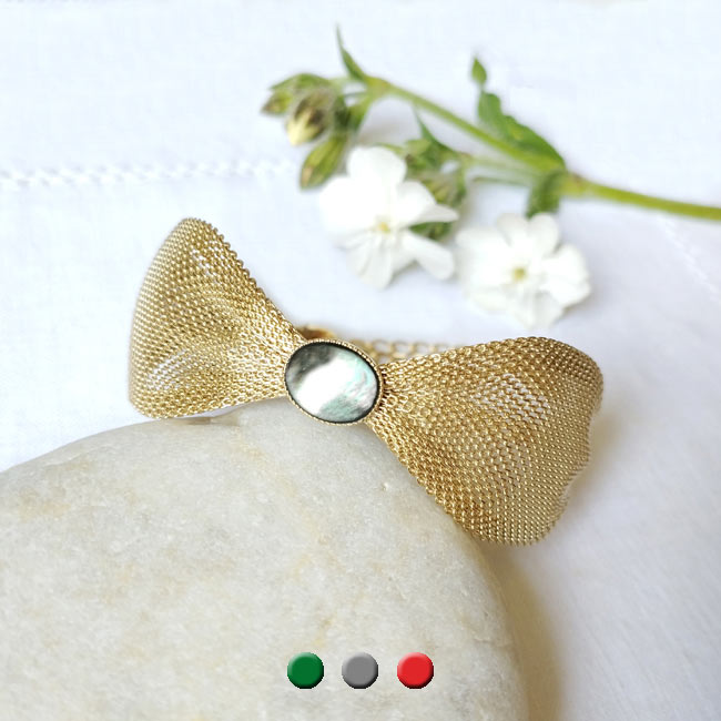 Bracelet-jonc-de-créateur-fantaisie-souple-réglable-artisanal-réglable-or-pour-femme-avec-pierre-semi-precieuse-nacre-grise-fait-main-en-France-en-Gironde-vente-en-ligne