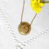 Collier-de-créateur-fantaisie-artisanal-doré-pour-femme-avec-email-orange-fait-main-en-Gironde-France