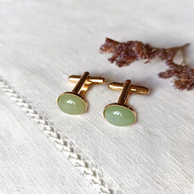 Accessoires-pour-homme-boutons-de-manchettes-doré-avec-pierre-verte-en-aventurine-fait-main-en-Gironde