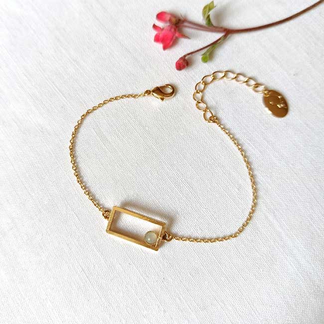 Bracelet-oriana-or-bijoux-createur-fantaisie-femme-artisanale-fait-main-pierre-naturelle-verte-aventurine-france