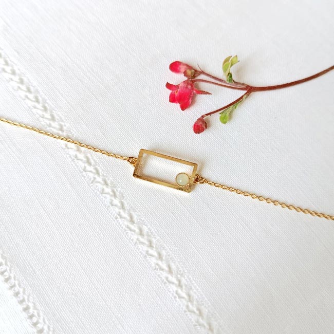 Bracelet-oriana-or-bijoux-createur-fantaisie-femme-artisanale-fait-main-pierre-naturelle-verte-aventurine-gironde-france